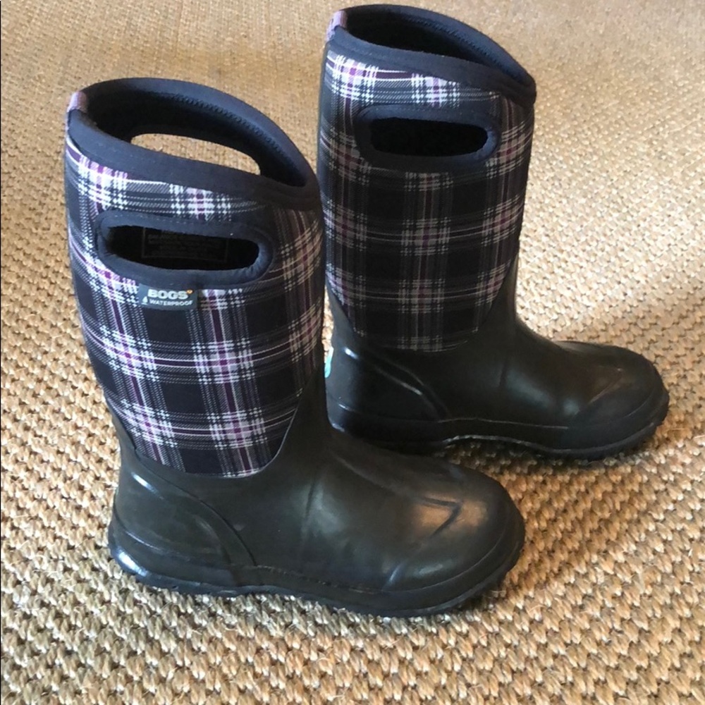 Girl winter Bogs